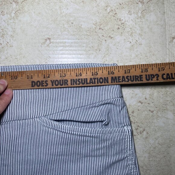 Hilary Radley Womens Striped Shorts L - Casual Comfort Stylish Easy Pull On - Picture 5 of 7